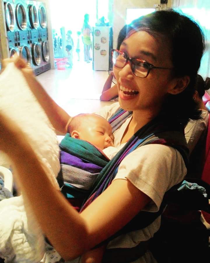 Babywearing and Breastfeeding: Bouts of Courage in Motherhood | www.familywiseasia.com