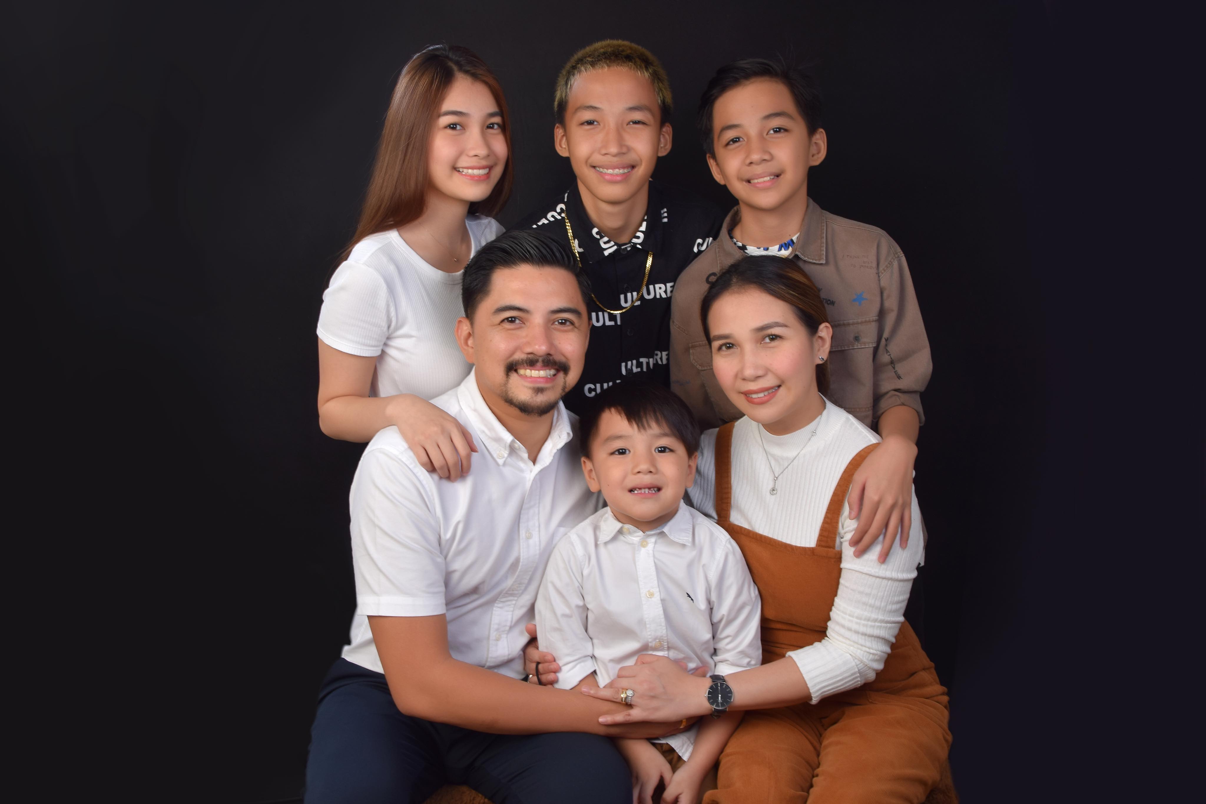 Erick Totanes with Family | www.familywiseasia.com